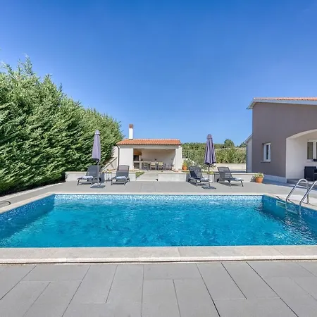 Rita With Private Pool Villa Tinjan