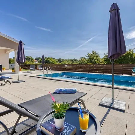 Villa Rita With Private Pool