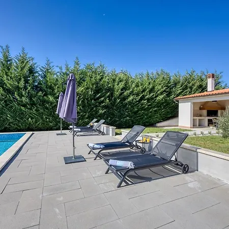 Villa Rita With Private Pool Tinjan