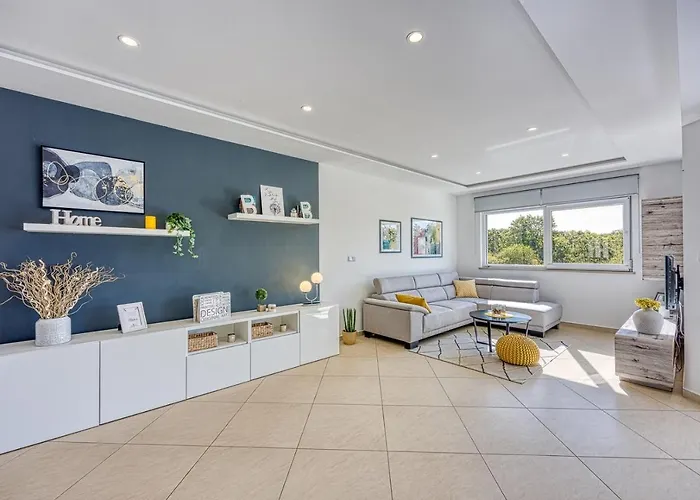 Brijona Villa Tinjan